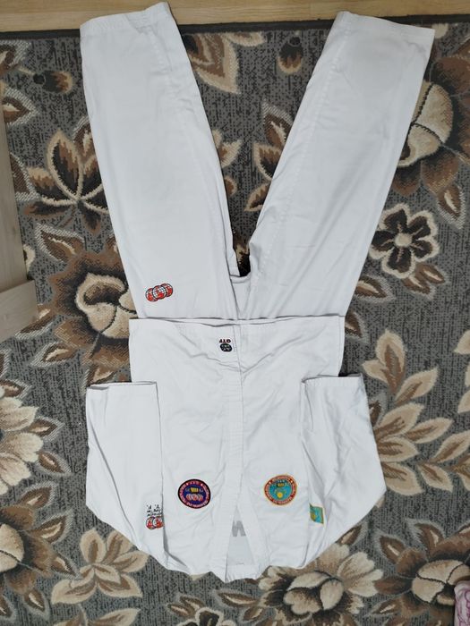 Продам добок и амуниции для таэквондо ГТФ, в хорошем состоянии