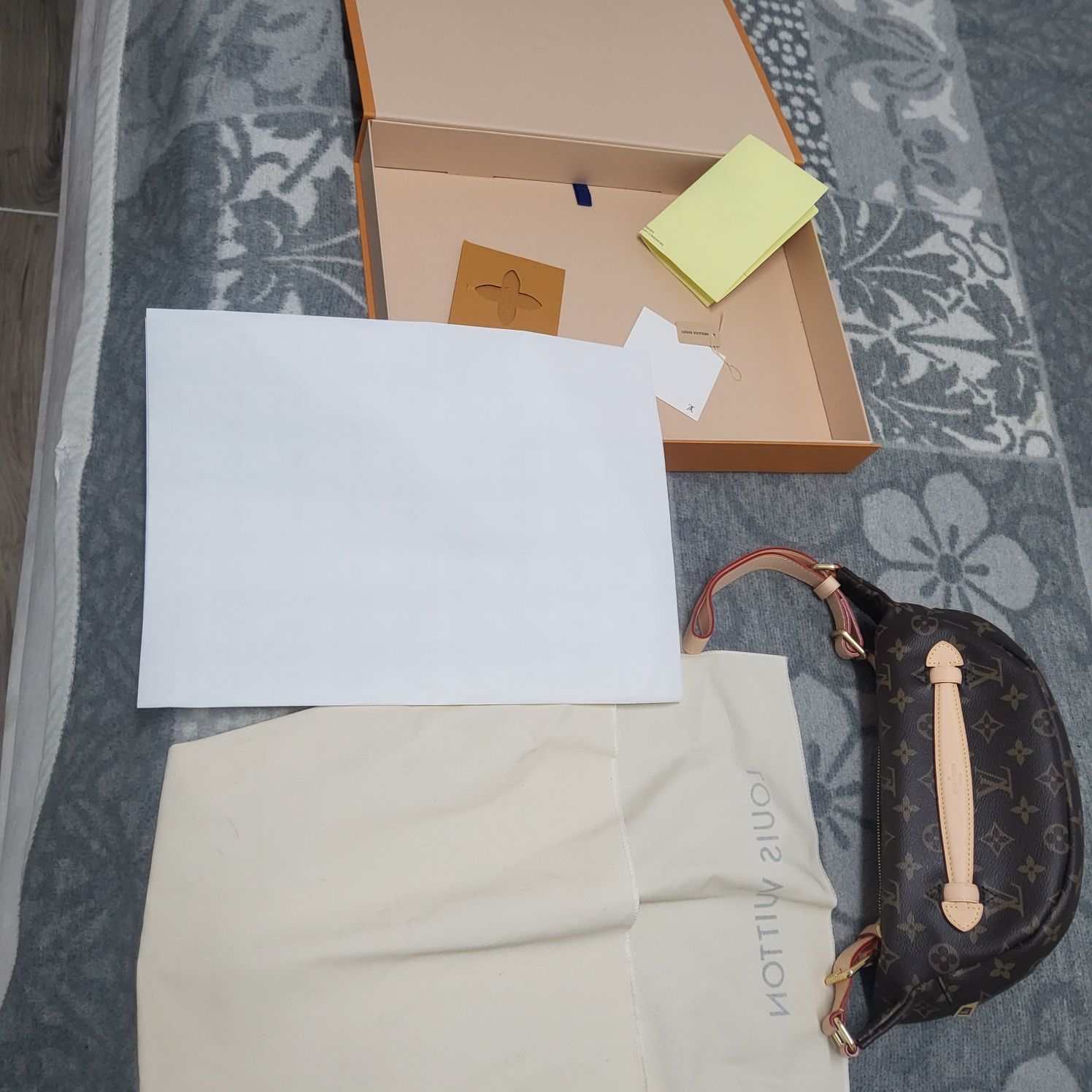 Louis Vuitton bumbag чанта за кръст