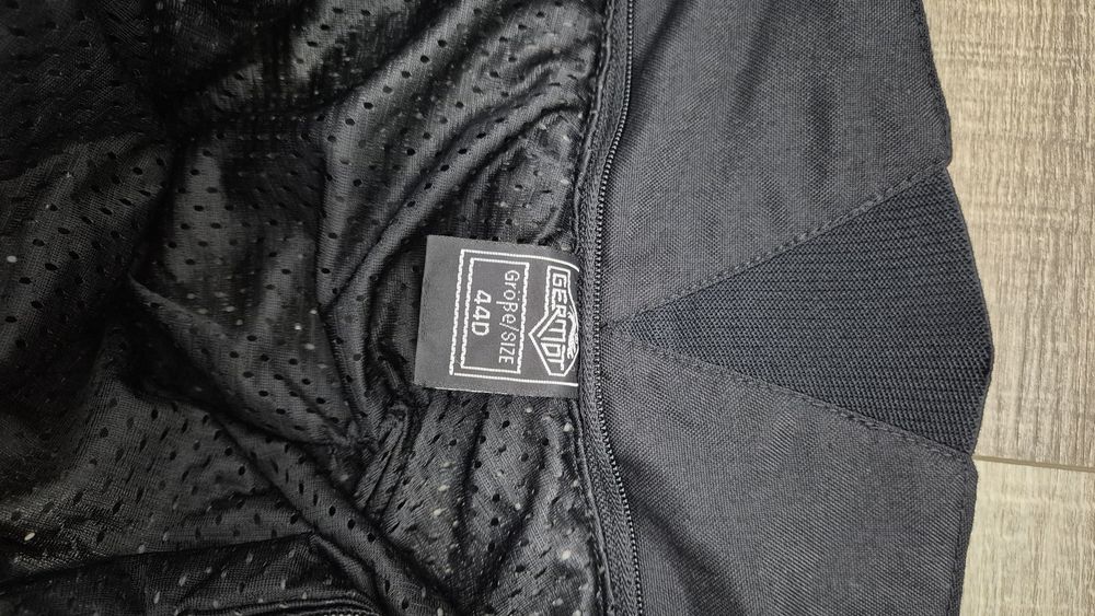 Pantaloni moto cu protecții