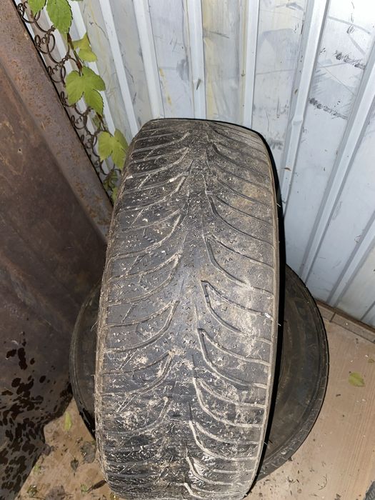 Шины зимние пара в хорошем состояние