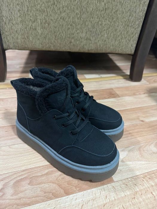 Зимние женские ботинки
