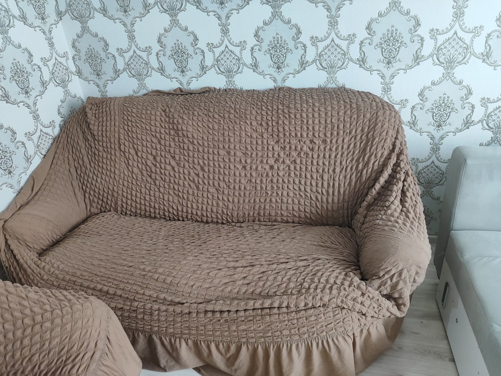 Продам диван с креслом