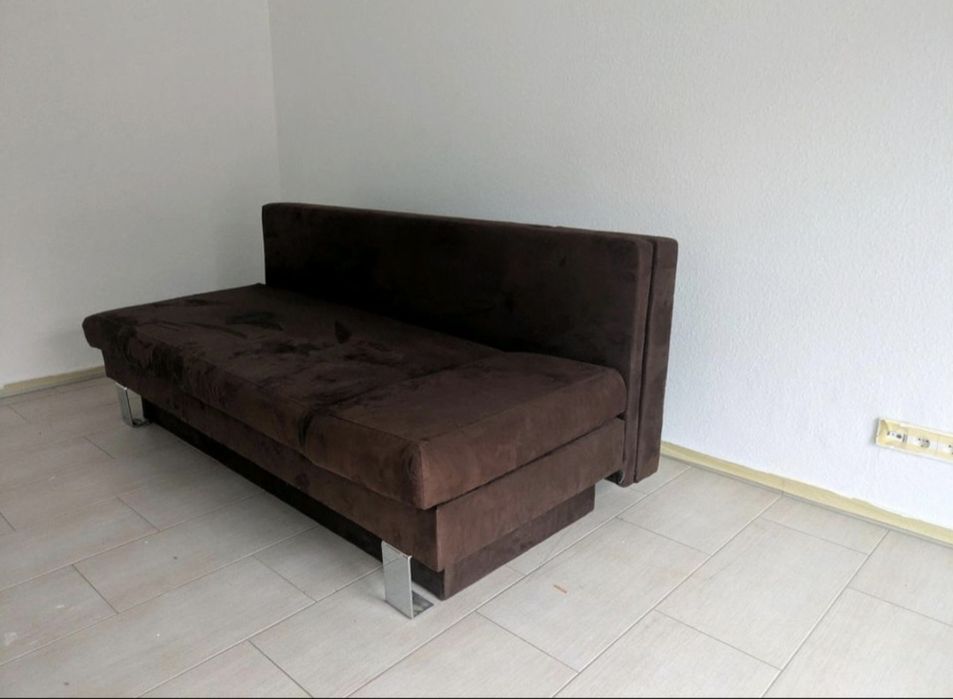 Canapea extensibilă cu spațiu pentru depozitare