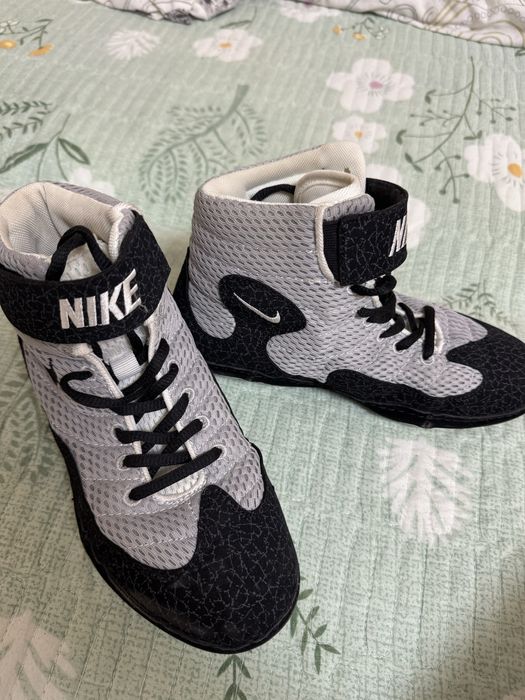 Продам борцовки nike в отличном состоянии. Оригинал!