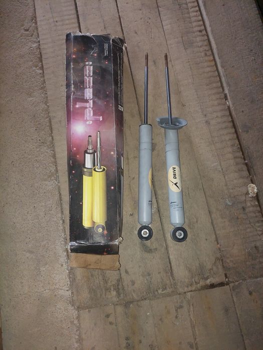 Продам задние стойки на приору