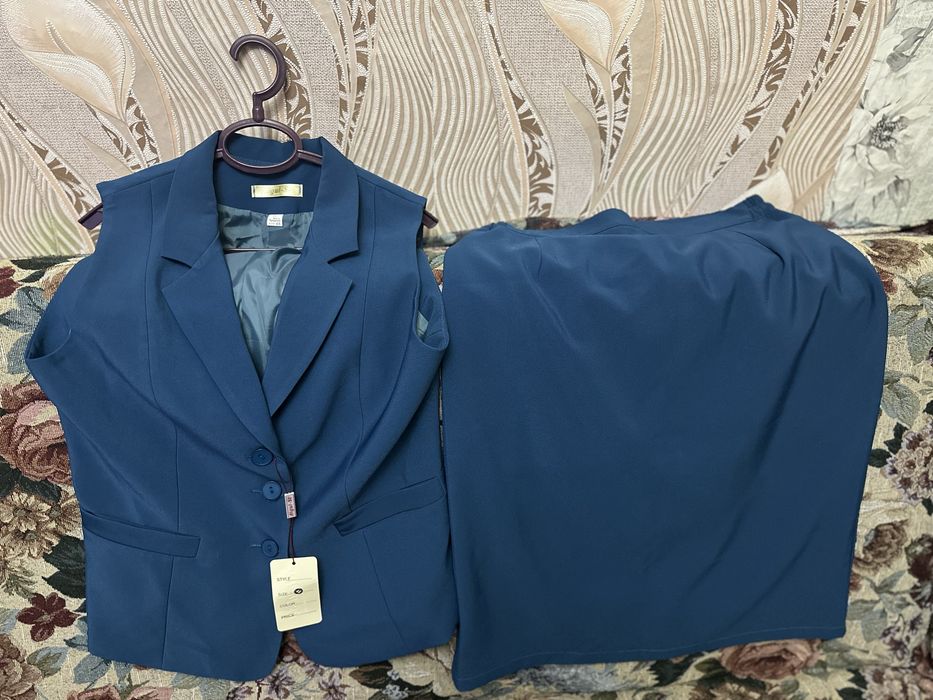 Жилетка с юбкой