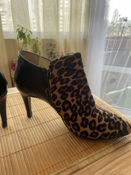 Елегантни кожени дамски боти