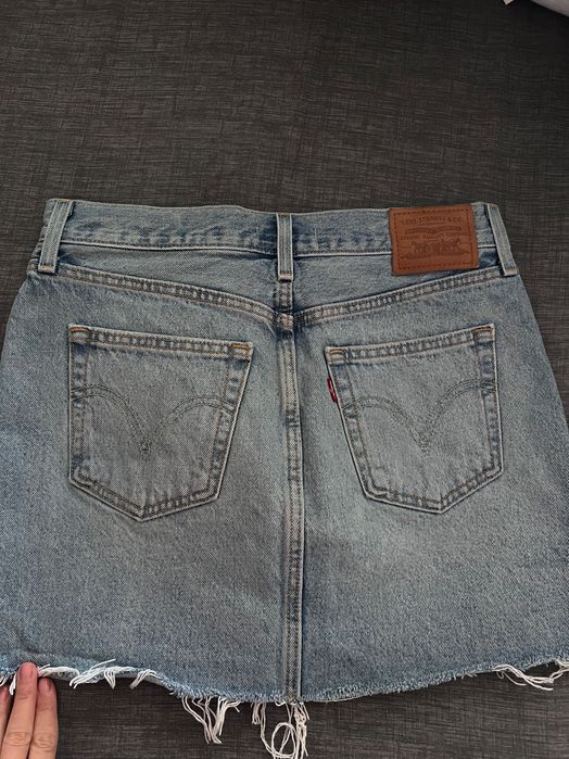 Пола  - Levis размер S, Elisabetta Franchi XXS,