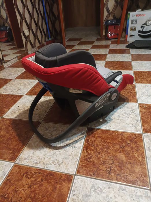 Детско столче за кола и за носене на ръка