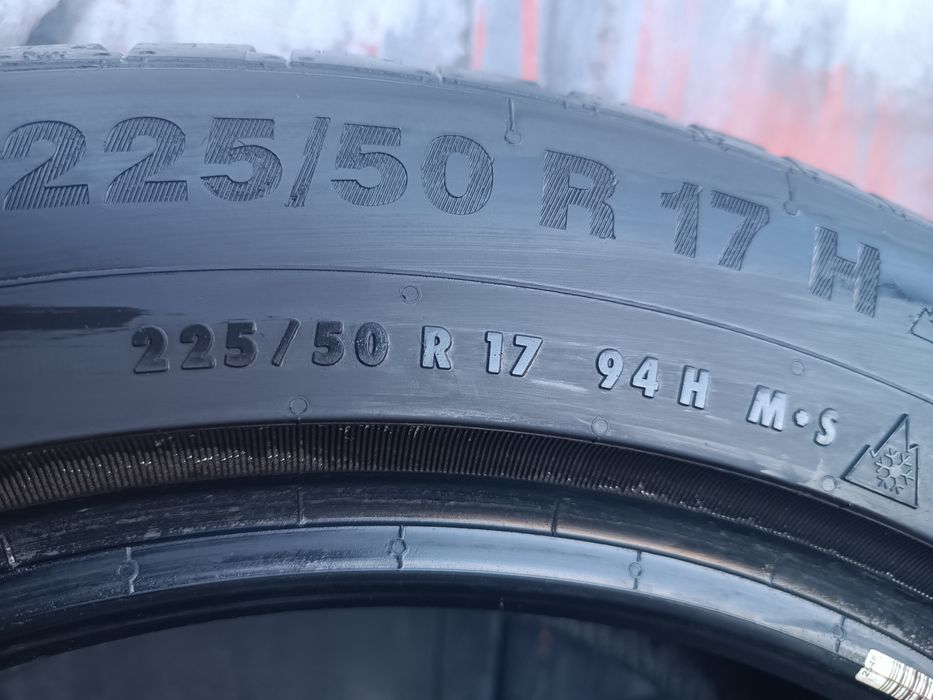225/50/17 Continental