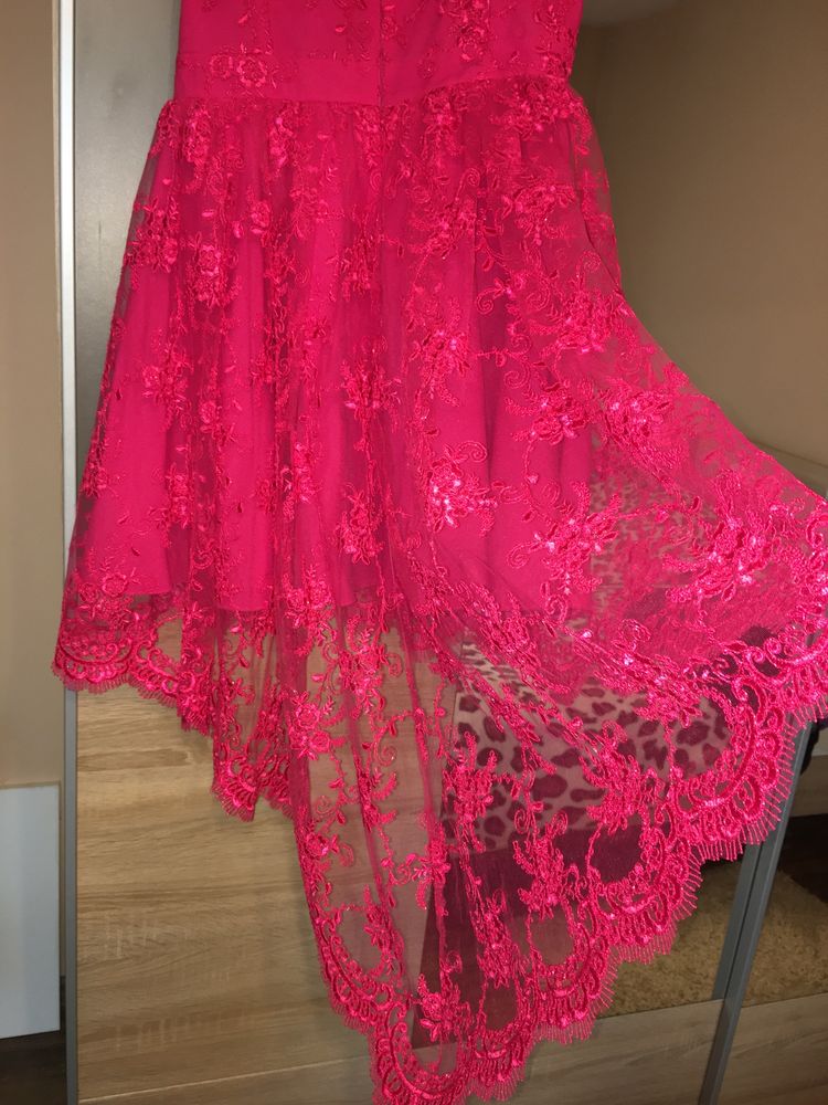 Vand rochie eleganta cu trena