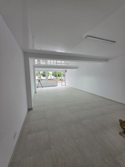 Spațiu Comercial – 100 mp – Central Rovinari