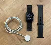 Apple Watch (1st gen) 42mm, 2 оригинални каишки и зарядно