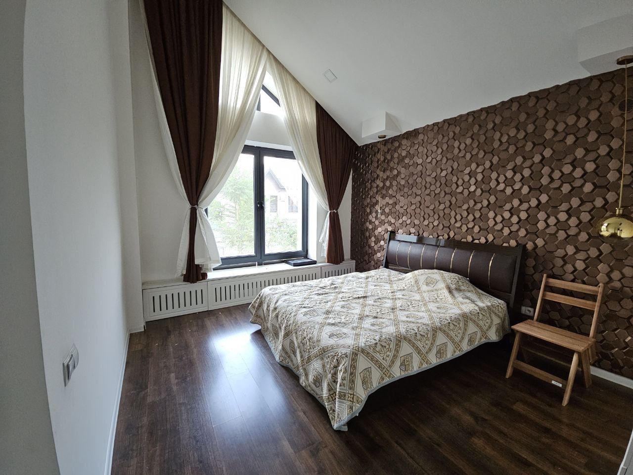 Продаётся дом Ул.Олтинтепа Циалковский .2.8соток 5 комнат +