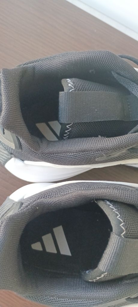 Маратонки за момиче Adidas