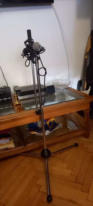 Microfon cu stativ-Konig