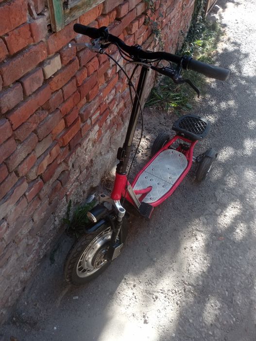 Scooter 3 roti electric