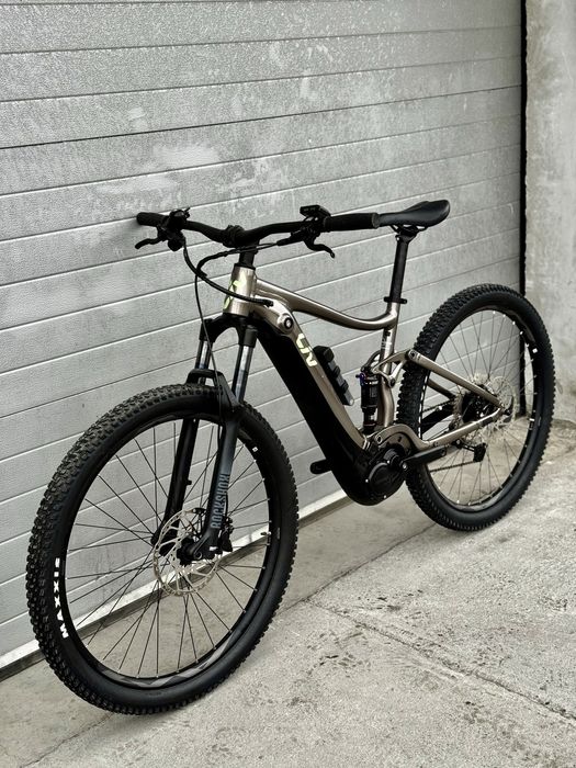 Bicicleta electrica Giant , 625 Wh , 2022