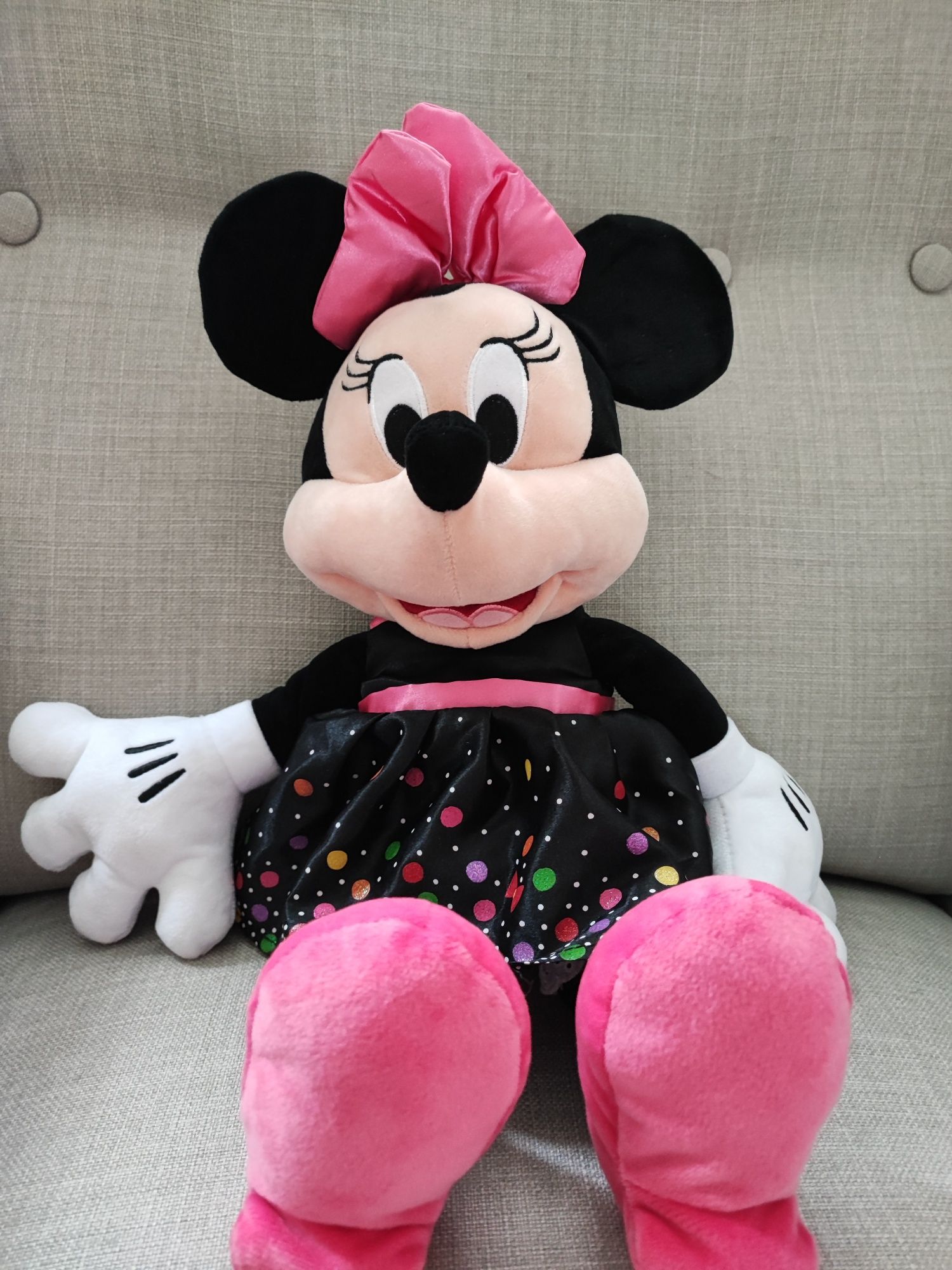 Plus Minnie Mouse si Mickey Mouse