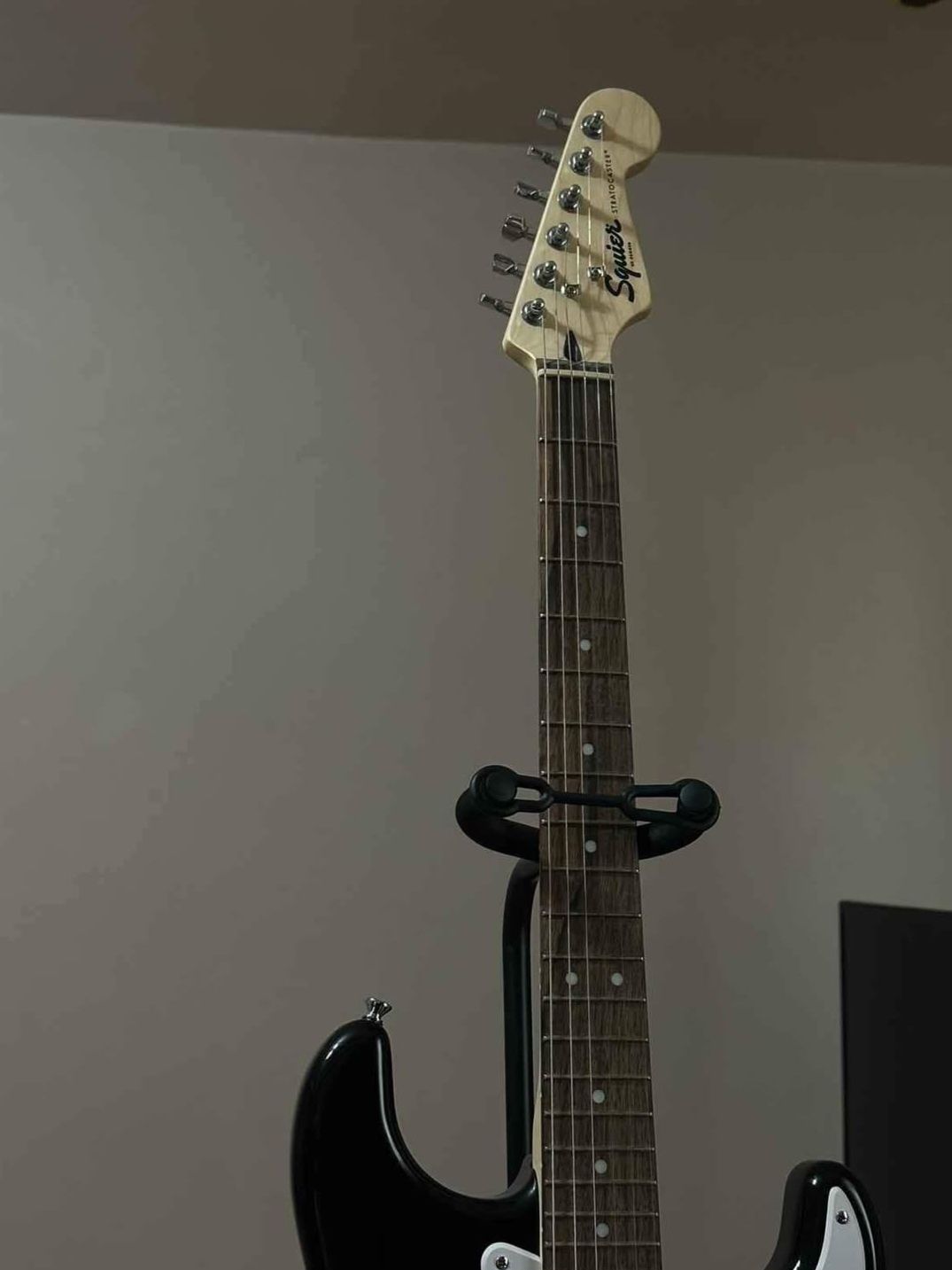 Chitară electrică Squier Stratocaster+amplificator Fender Frontman 10G