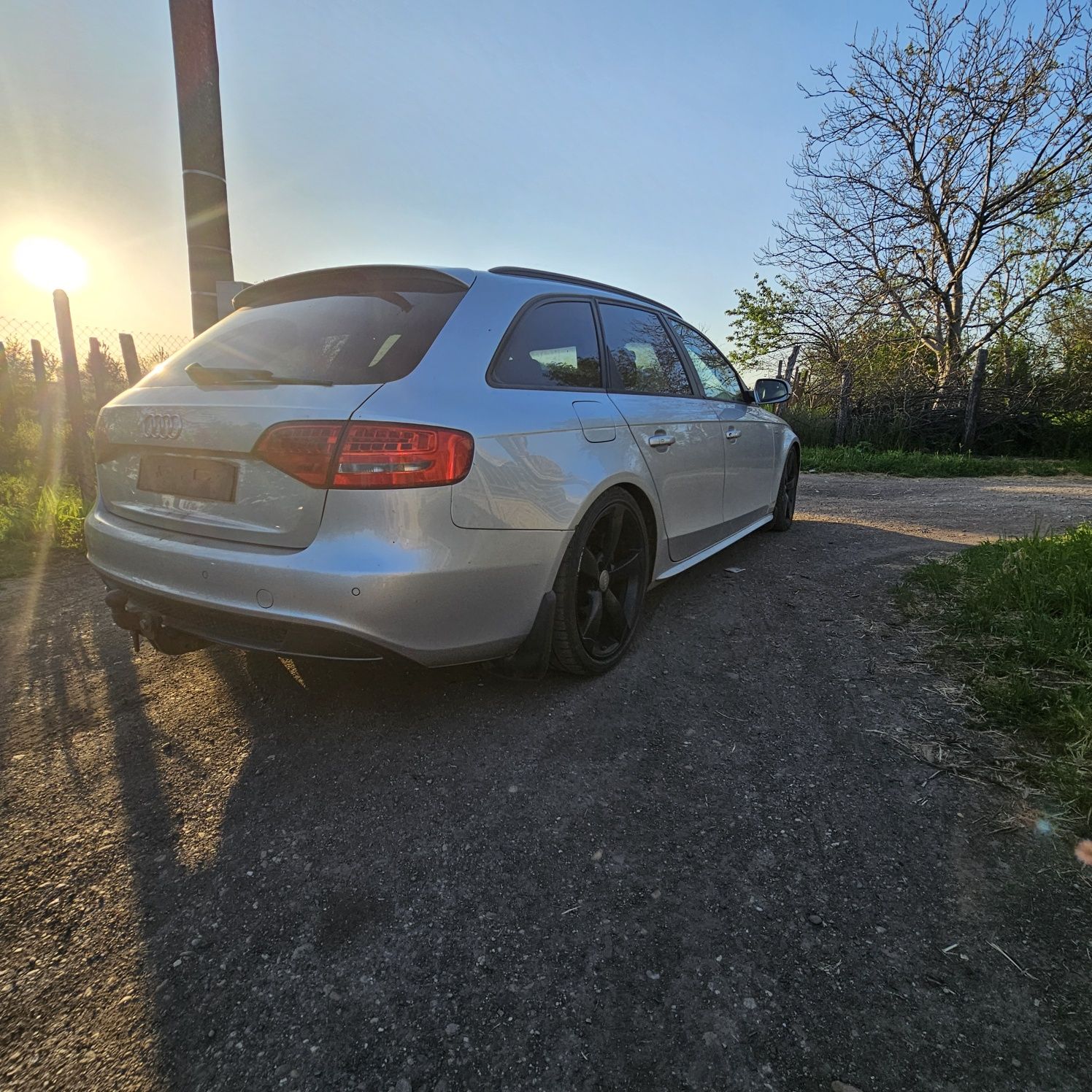 A4 B8 . S4 пакет  2.0 дизел 170к.с 2011г 
НА ЧАСТИ САМО