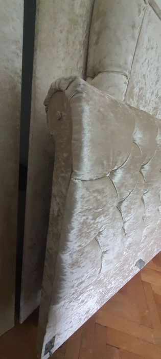 Pat chesterfield catifea crem 160 pe 200