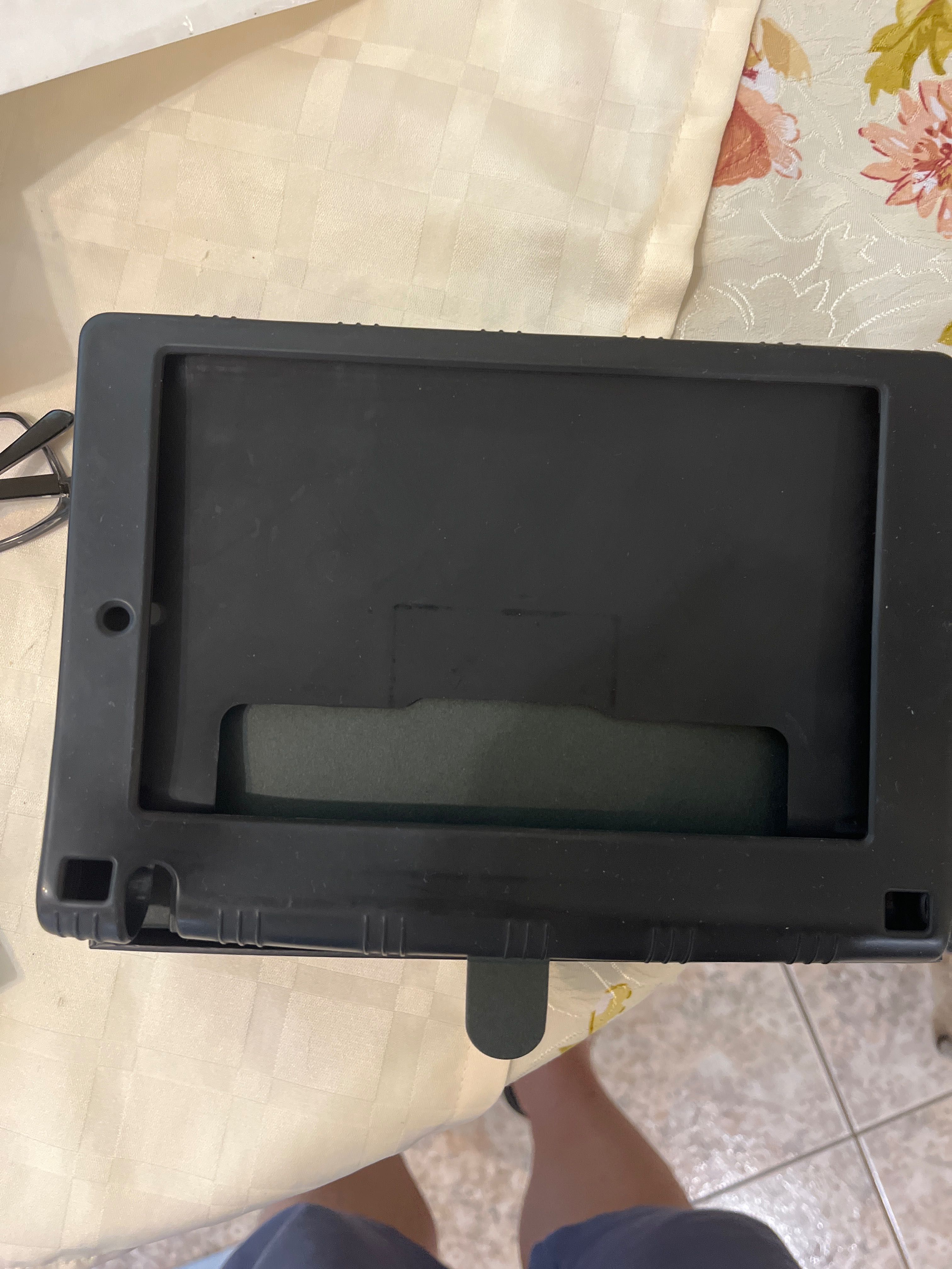 YOGA Tab 3 8” - продавам. Запазен в отлично състояние !