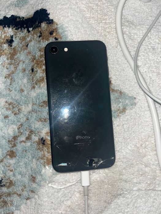 Продаю айфон 8 64гб