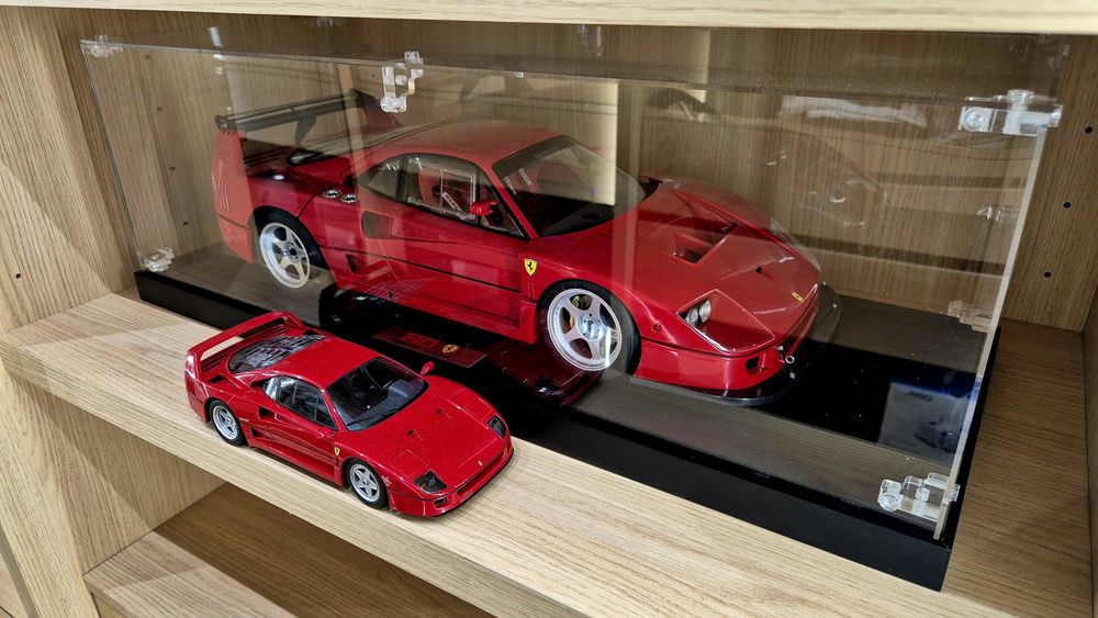 FERRARI F40 1:8 diecast