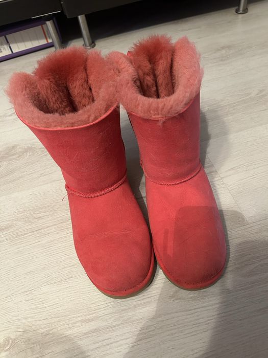 ugg roz cu fundite