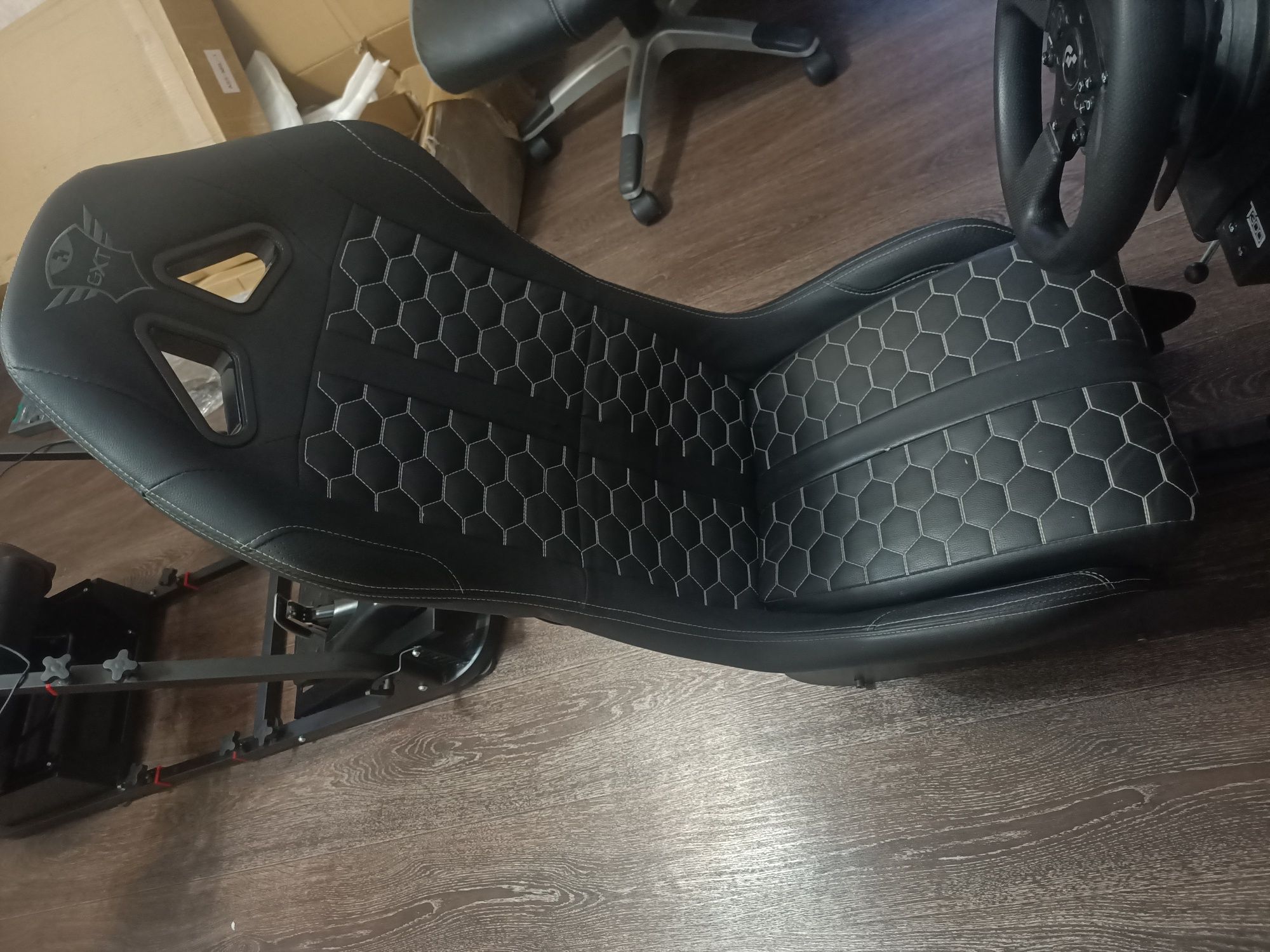 Кокпит + руль Trastmaster T300