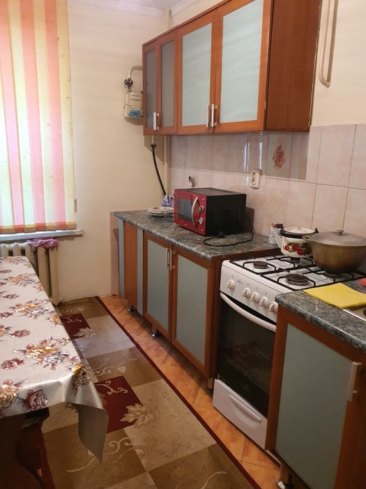 Агентства  сдает 1 комн кв в районе  площади. 2комн 10 000тг. Wi Fi/