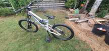 Bicicletă de downhill Specialized Status din 2016, 600€
