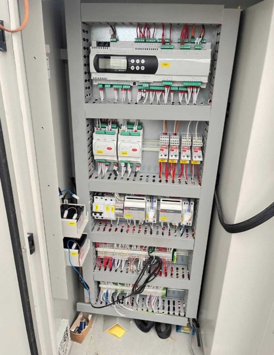 Vand / Inchiriez chiller DAIKIN 248 KW