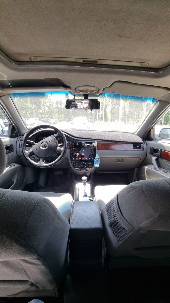 Lacetti 1.8 2010 sotiladi A/T