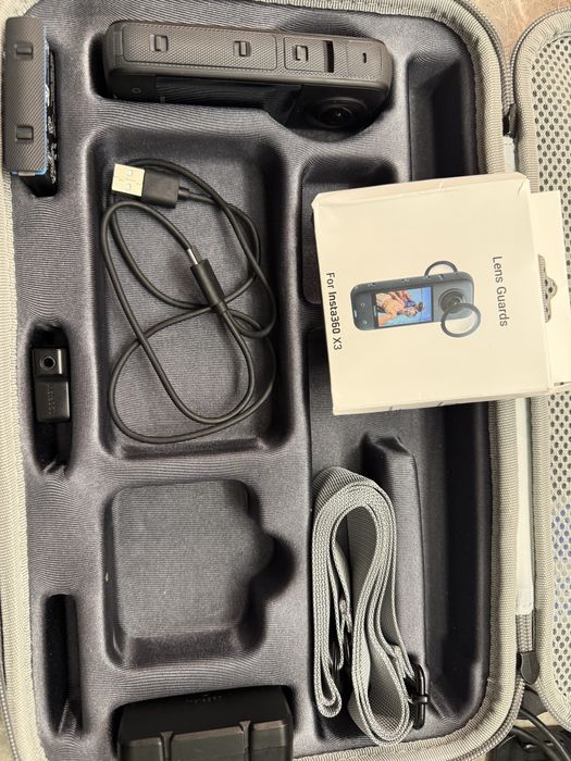 Insta 360 X3 + батерия, зарядно