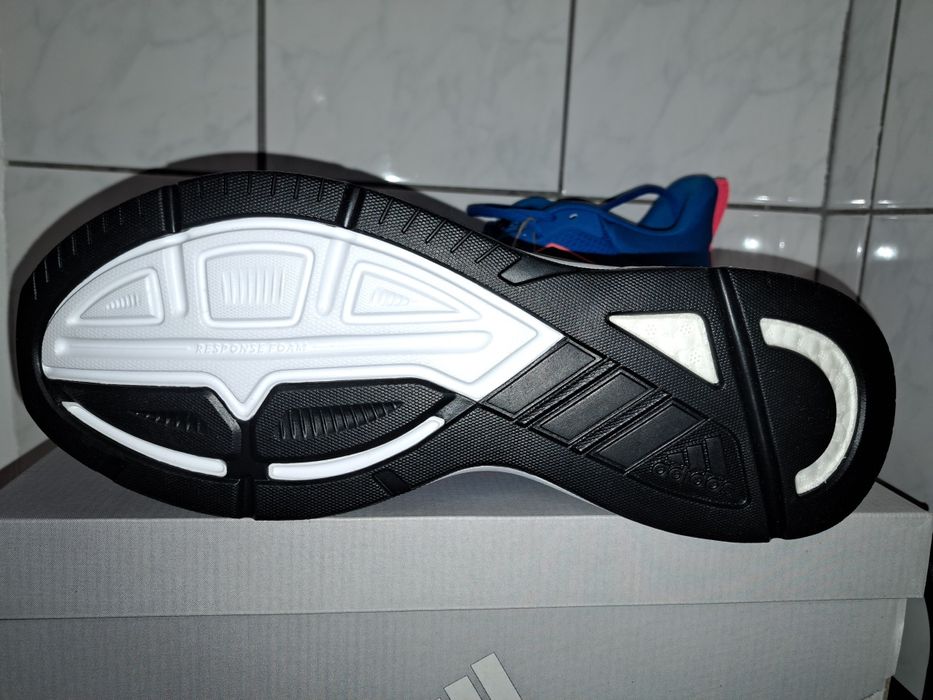 Vând produs original Adidas  nr.46.30.