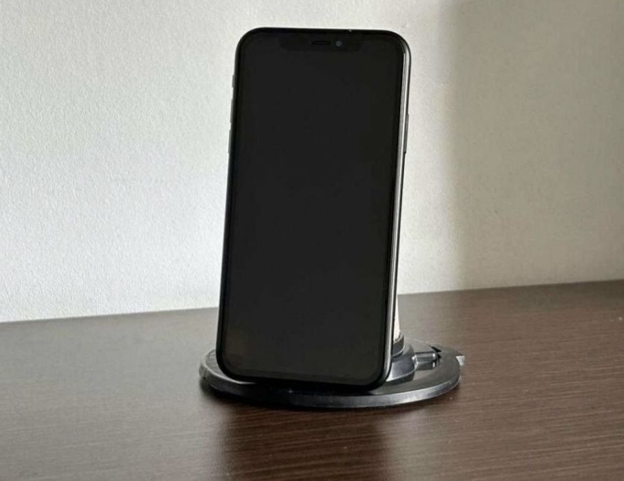 Iphone XR; Black; 64 GB