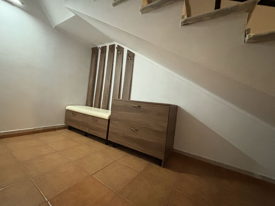 Mobilier hol – cuier, banca si comoda pentru pantofi