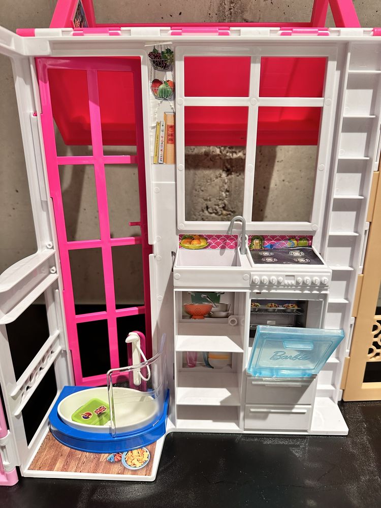 Къща за кукли Mattel Barbie преносима на 2 етажа, с аксесоари