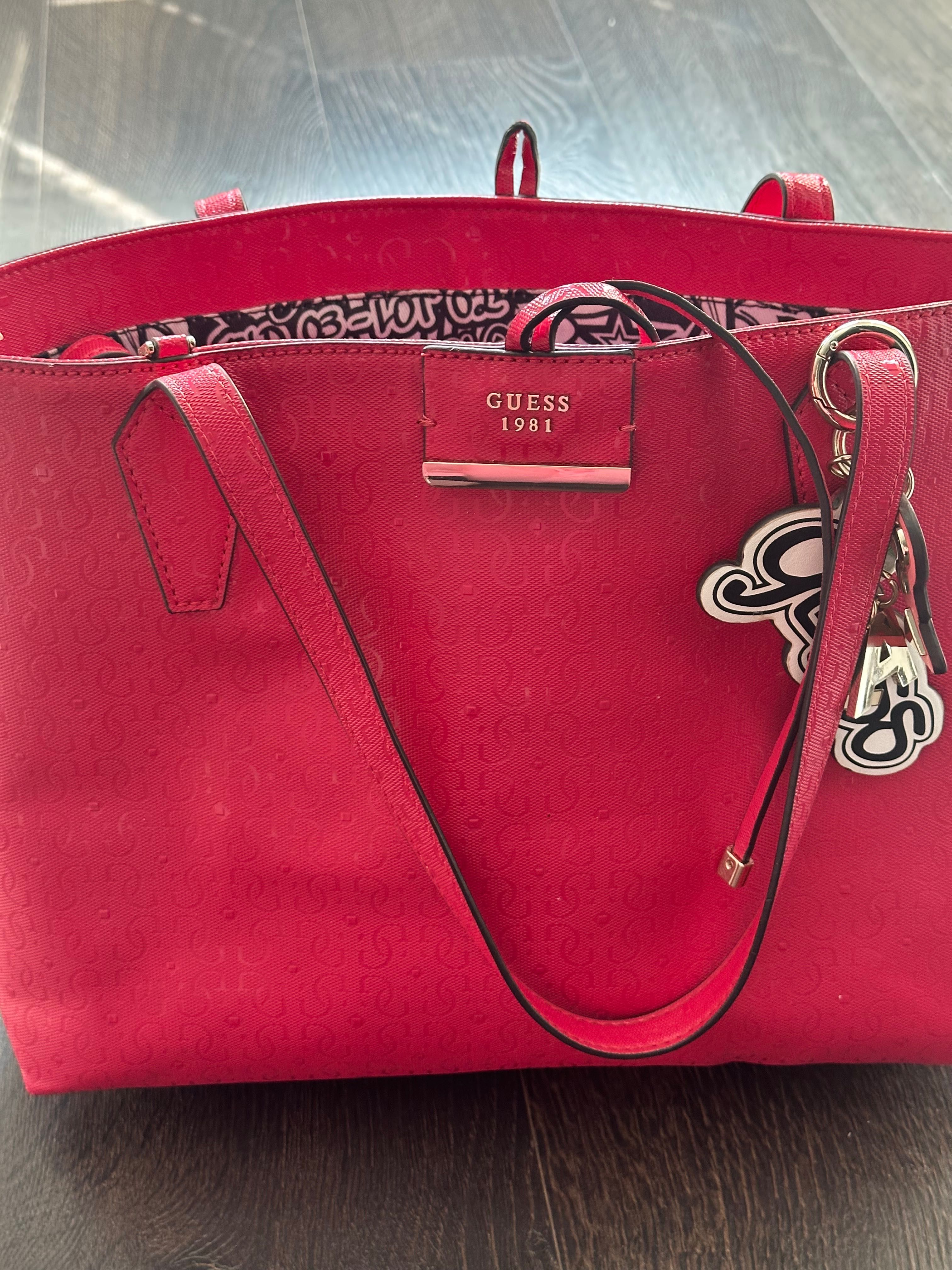 Чанта Guess- отлично състояние