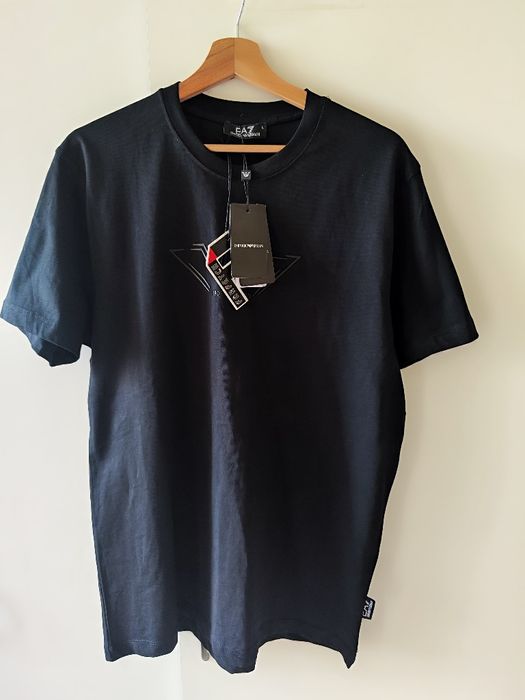 Emporo Armani темиска