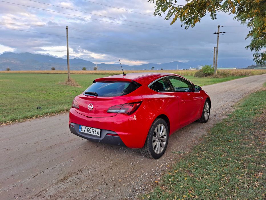 Opel Astra J Gtc 2012 1.4 120 cai 162000 km