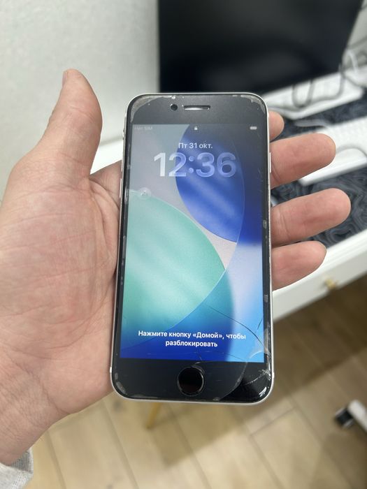 Айфон се 2020(64гб)
