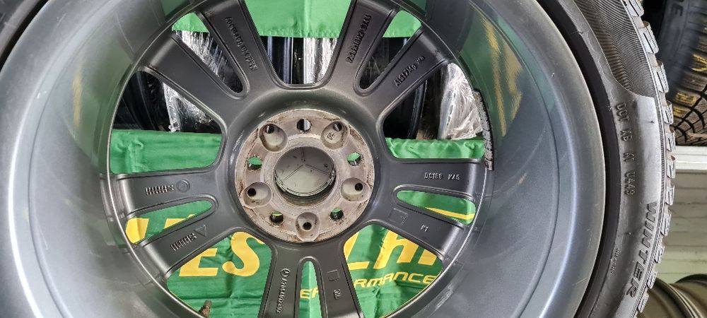 Roti complete Mercedes E300 Pirelli 225 45 18 / 245 40 18