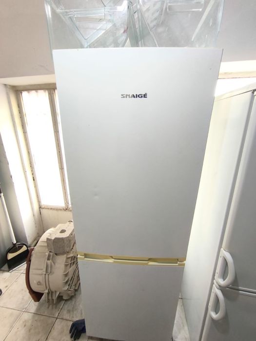 Холодильник Snaige