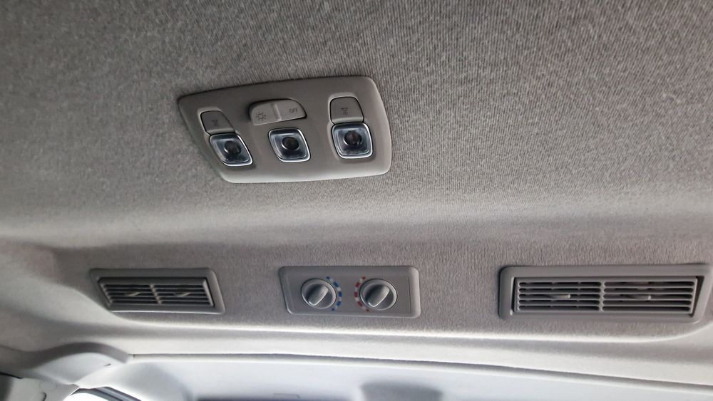 Renault trafic 2023 pas lung,8+1 locuri