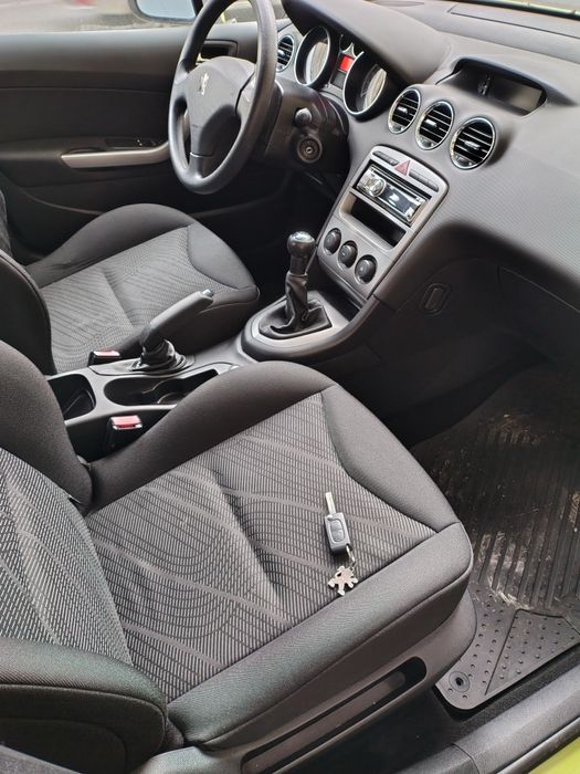 Peugeot 308 1,4 benzină stare excelentă