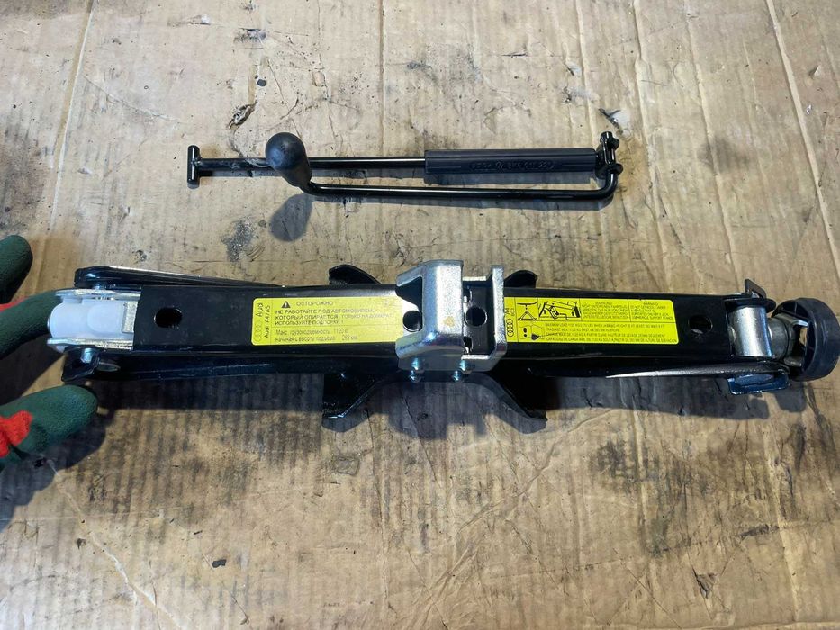 Авто Крик Авариен Крик за Audi A4 A5 8K0011031G Оригинал