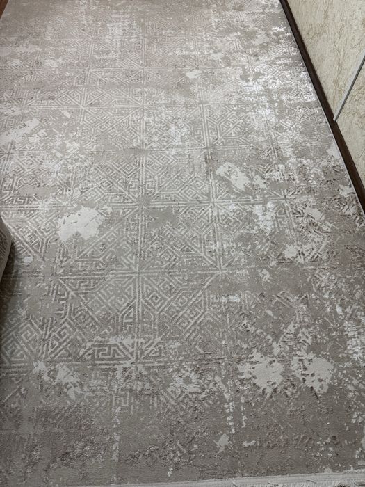 Продам ковер для гостиной